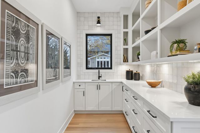 5924 Drew Avenue S, Edina, MN 55410