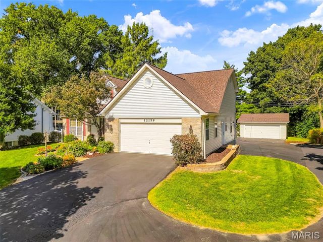 12159 Ameling Road, Maryland Heights, MO 63043
