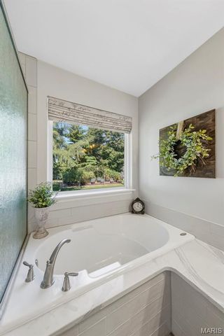 12159 Ameling Road, Maryland Heights, MO 63043