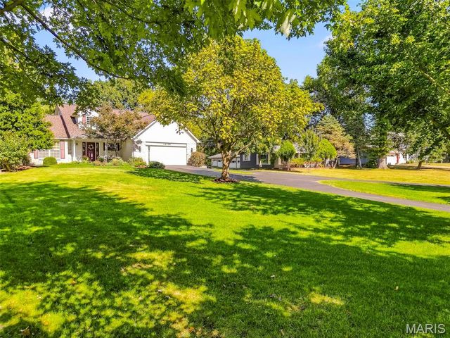 12159 Ameling Road, Maryland Heights, MO 63043