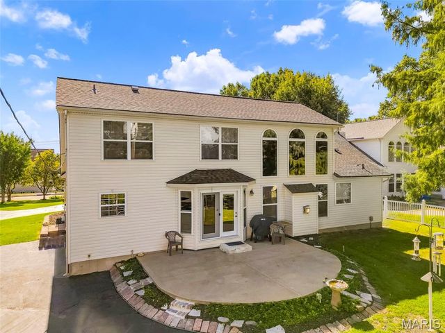 12159 Ameling Road, Maryland Heights, MO 63043