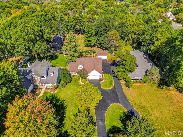 12159 Ameling Road, Maryland Heights, MO 63043