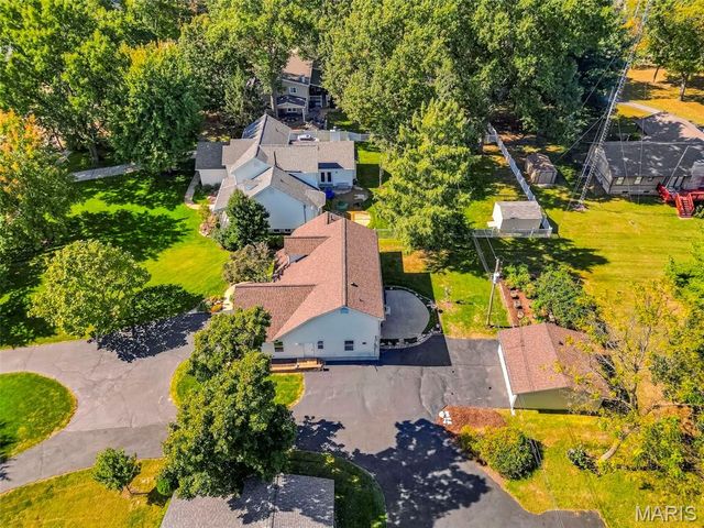 12159 Ameling Road, Maryland Heights, MO 63043