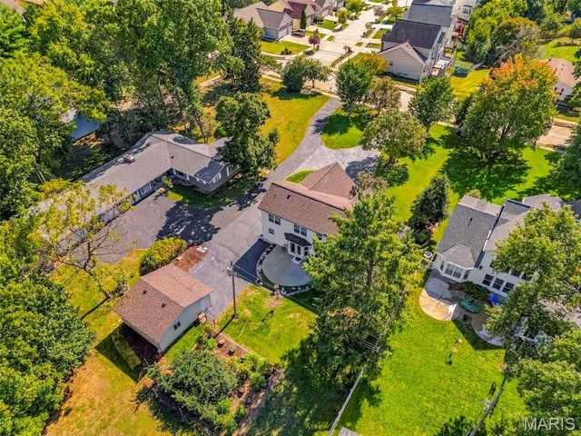 12159 Ameling Road, Maryland Heights, MO 63043