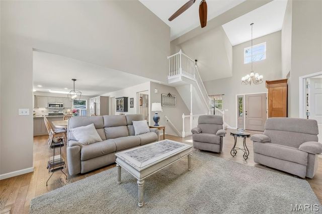 12159 Ameling Road, Maryland Heights, MO 63043