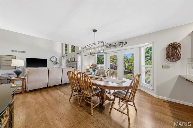 12159 Ameling Road, Maryland Heights, MO 63043