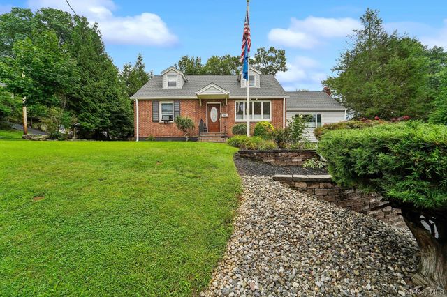 11 Fairview Place, Suffern, NY 10901