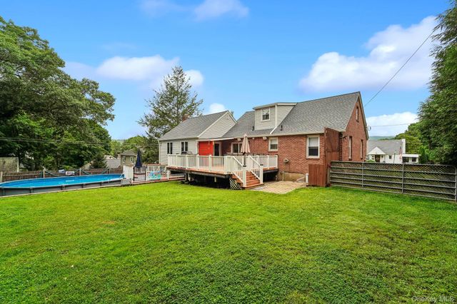 11 Fairview Place, Suffern, NY 10901
