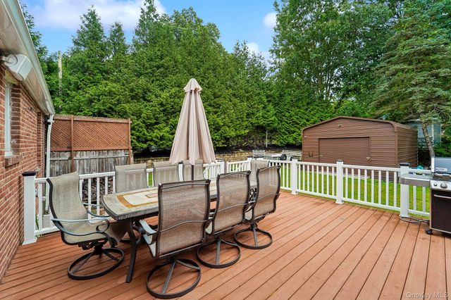 11 Fairview Place, Suffern, NY 10901