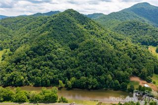 000 High Cliff Drive, Green Mountain, NC 28740