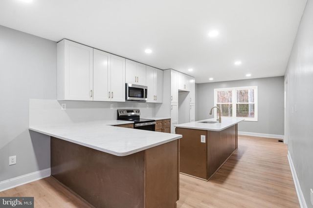 18 WALTHAM DR, Tabernacle, NJ 08088