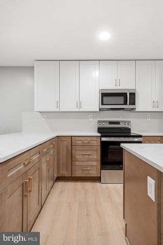 18 WALTHAM DR, Tabernacle, NJ 08088