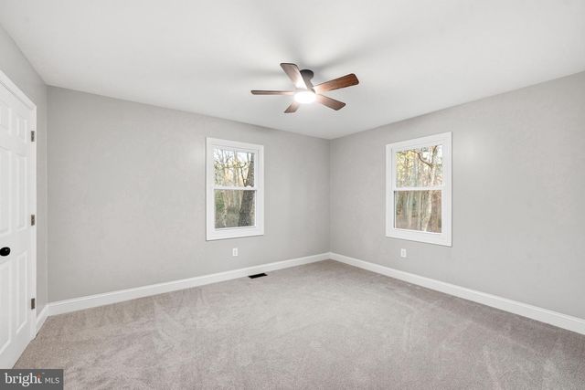 18 WALTHAM DR, Tabernacle, NJ 08088