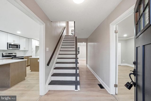 18 WALTHAM DR, Tabernacle, NJ 08088