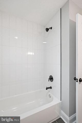 18 WALTHAM DR, Tabernacle, NJ 08088