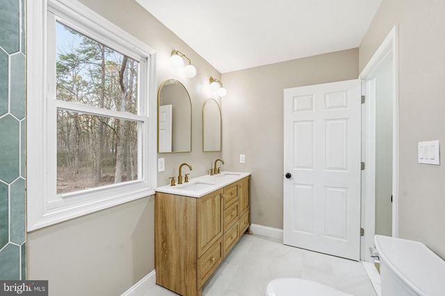 18 WALTHAM DR, Tabernacle, NJ 08088