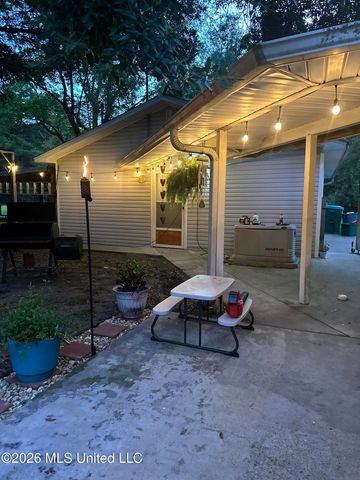 2201 Guillotteville Road, Gautier, MS 39553