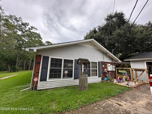2201 Guillotteville Road, Gautier, MS 39553