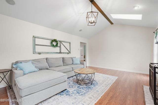 1029 Rollingwood Ln, Goshen, KY 40026