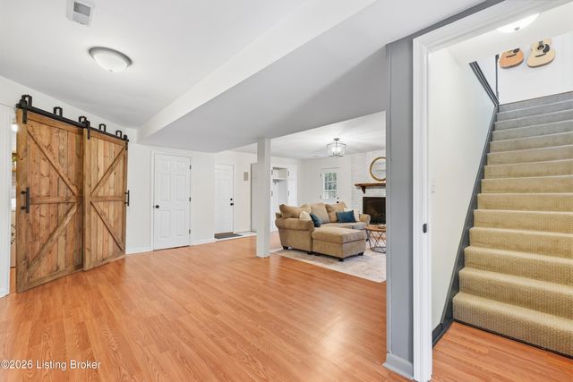 1029 Rollingwood Ln, Goshen, KY 40026