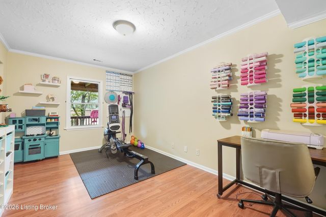 1029 Rollingwood Ln, Goshen, KY 40026