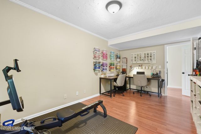 1029 Rollingwood Ln, Goshen, KY 40026