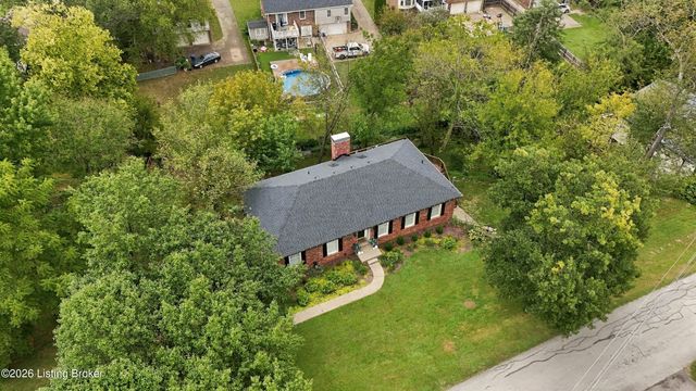 1029 Rollingwood Ln, Goshen, KY 40026