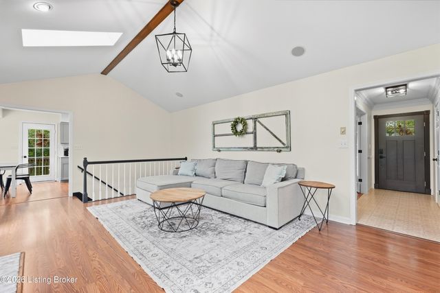 1029 Rollingwood Ln, Goshen, KY 40026