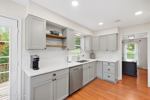 1029 Rollingwood Ln, Goshen, KY 40026