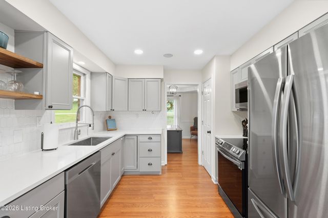 1029 Rollingwood Ln, Goshen, KY 40026