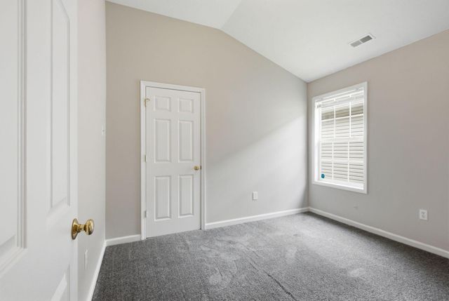 252 White Oak Trace, Lexington, KY 40511