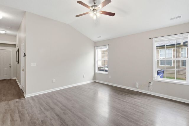 252 White Oak Trace, Lexington, KY 40511