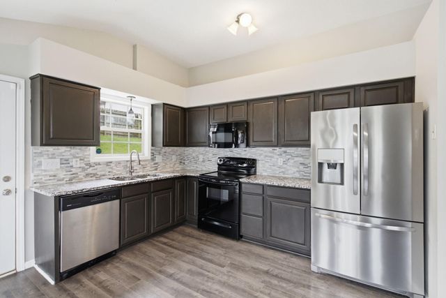 252 White Oak Trace, Lexington, KY 40511