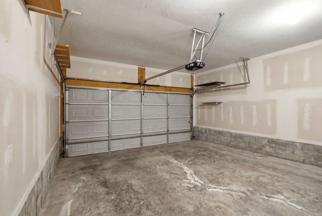252 White Oak Trace, Lexington, KY 40511