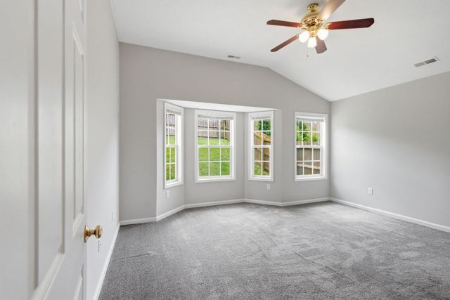 252 White Oak Trace, Lexington, KY 40511