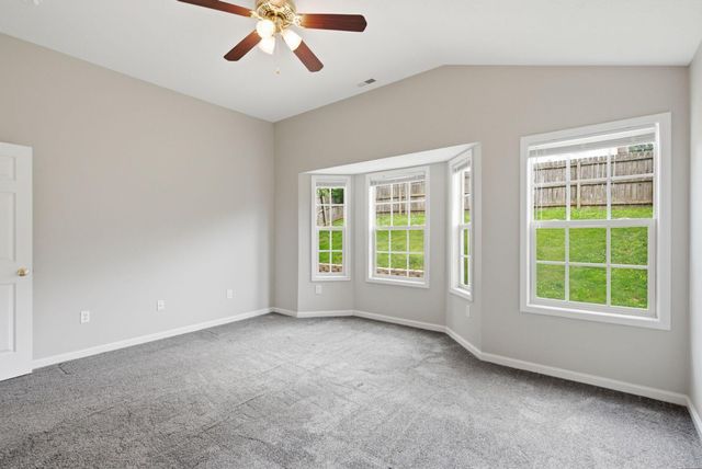 252 White Oak Trace, Lexington, KY 40511