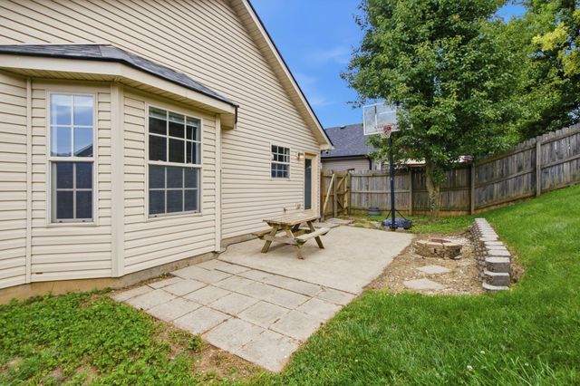 252 White Oak Trace, Lexington, KY 40511