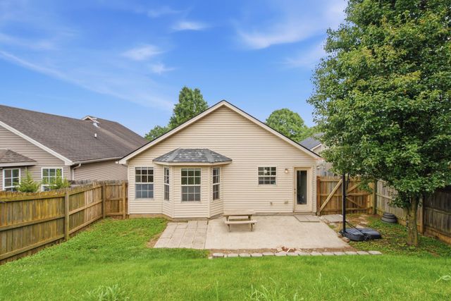 252 White Oak Trace, Lexington, KY 40511