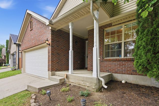 252 White Oak Trace, Lexington, KY 40511