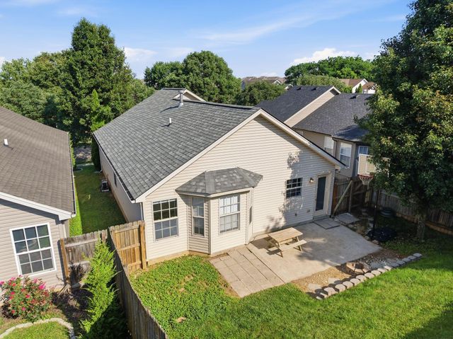 252 White Oak Trace, Lexington, KY 40511
