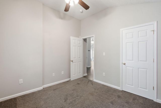 252 White Oak Trace, Lexington, KY 40511