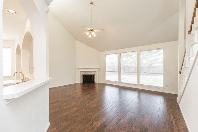 910 Presley Way, Sugar Land, TX 77479