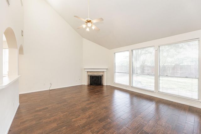 910 Presley Way, Sugar Land, TX 77479