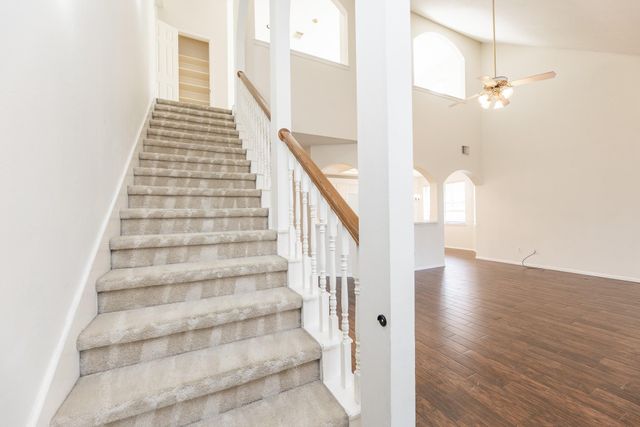 910 Presley Way, Sugar Land, TX 77479