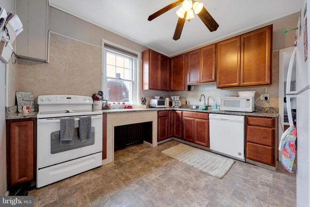 201 W WOOD ST, Norristown, PA 19401
