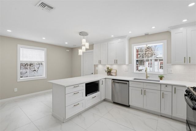 1628 Steuben St, Ingram, PA 15205