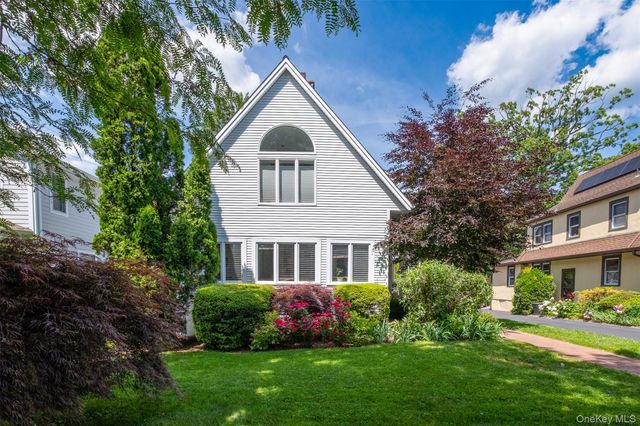 217 Larchmont Avenue, Larchmont, NY 10538