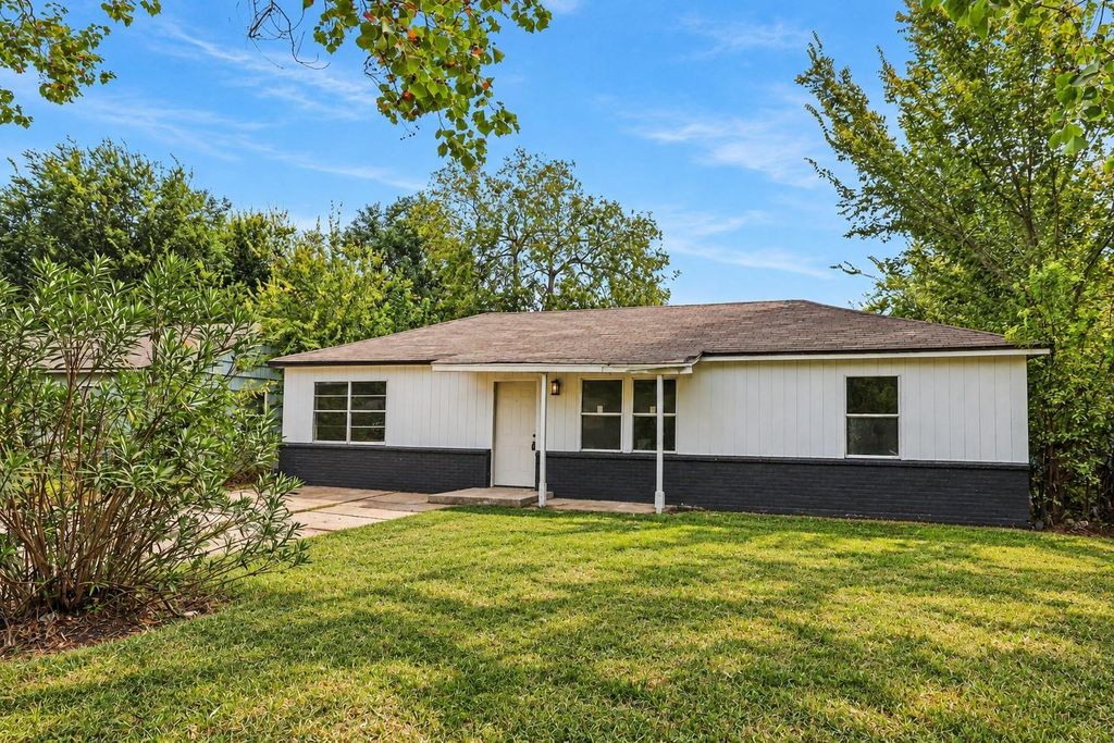 10509 Cathedral Drive, Houston, TX 77051