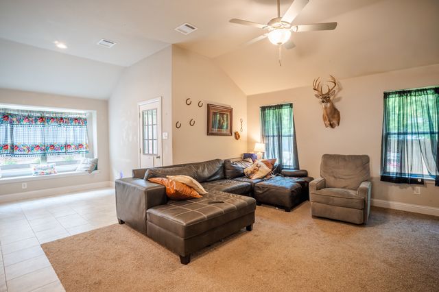 206 Hubbard Street, Hillsboro, TX 76645