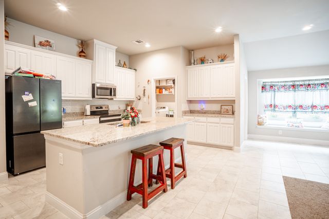 206 Hubbard Street, Hillsboro, TX 76645